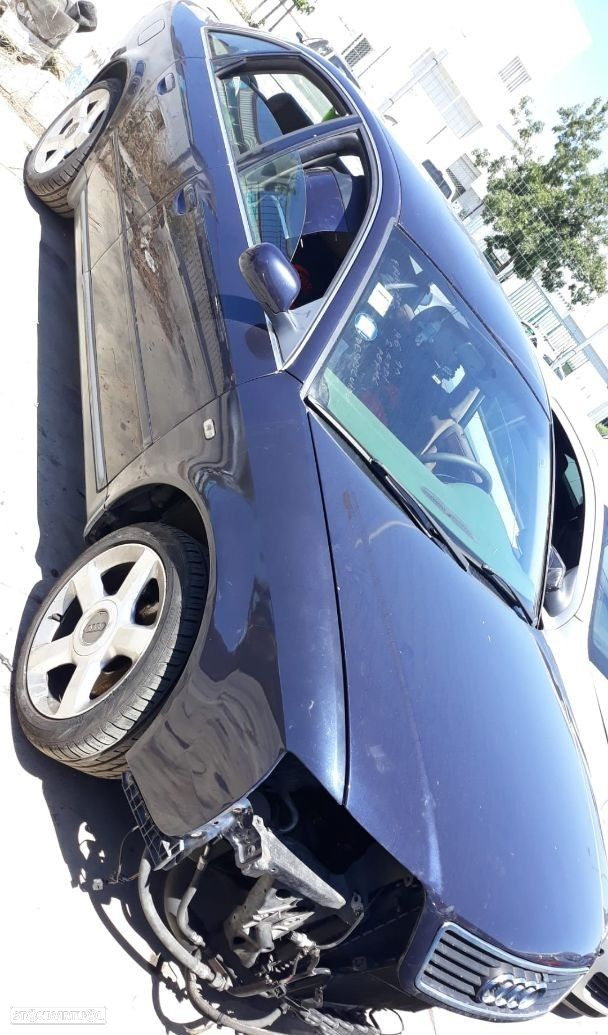 Audi A6 C5 2.5 tdi disponível para peças - 2