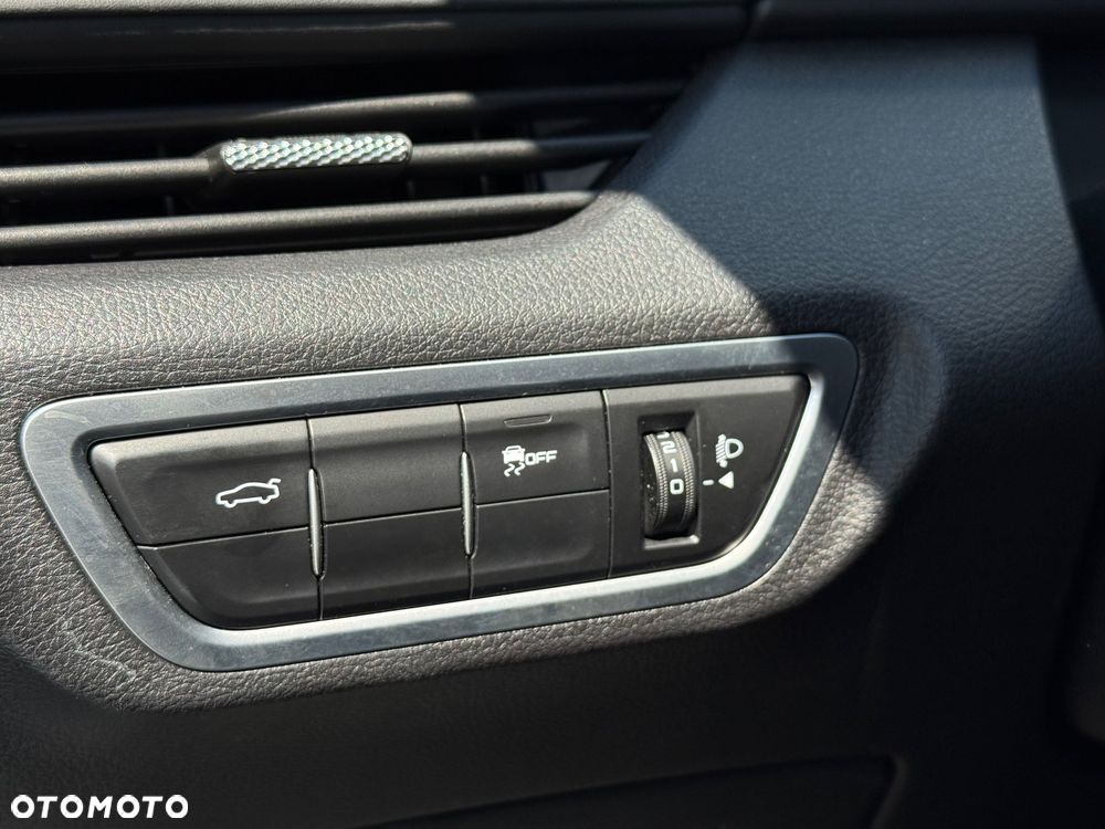 Bestune B70 2.0T Elegance - 24