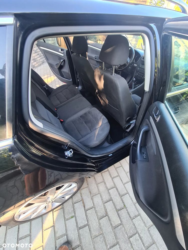 Volkswagen Golf 1.6 TDI DPF Highline - 16