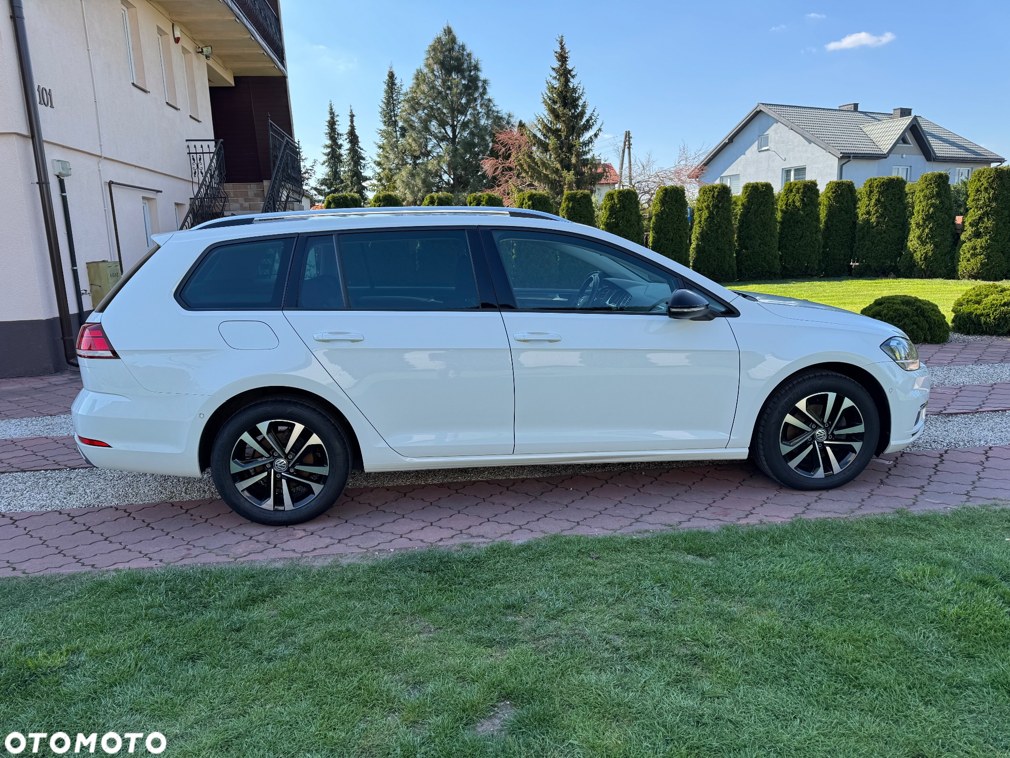 Volkswagen Golf Variant 1.6 TDI SCR IQ.DRIVE - 8