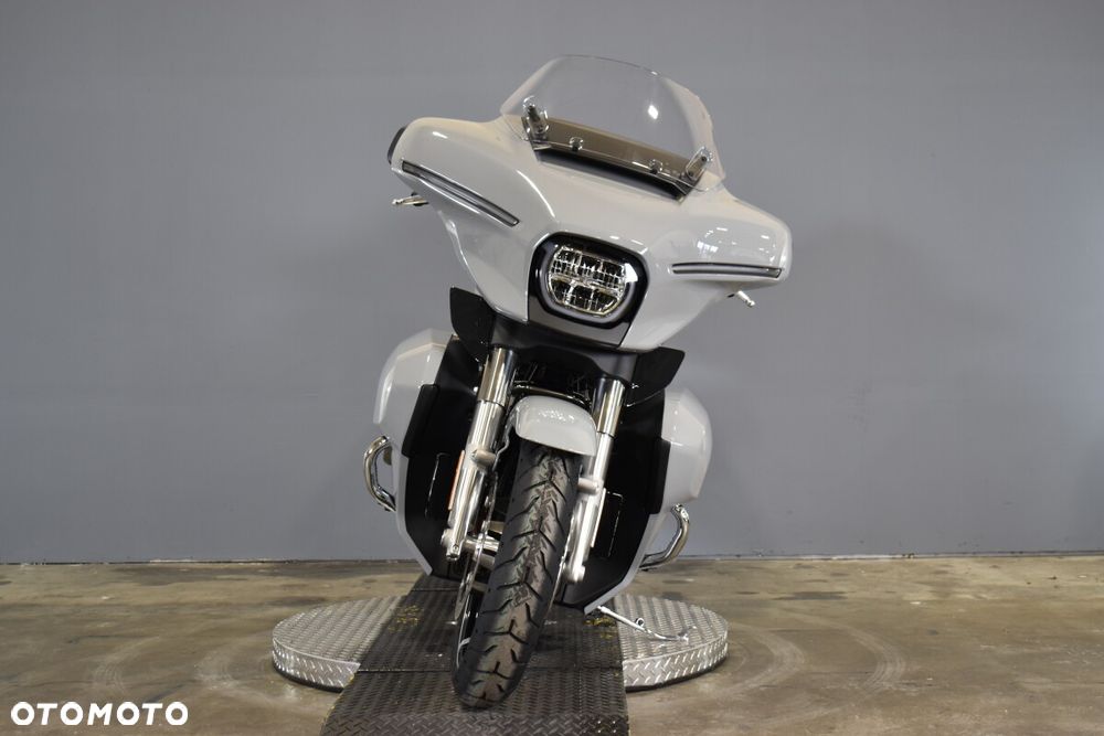 Harley-Davidson Touring Street Glide - 8