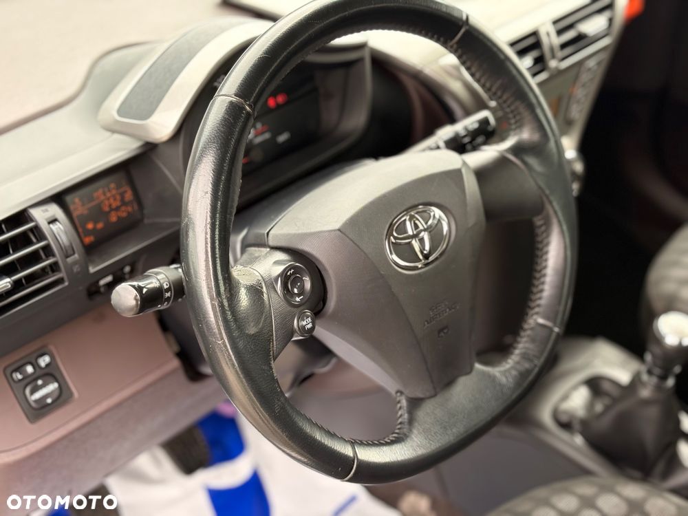 Toyota iQ 1.0 Sol - 17