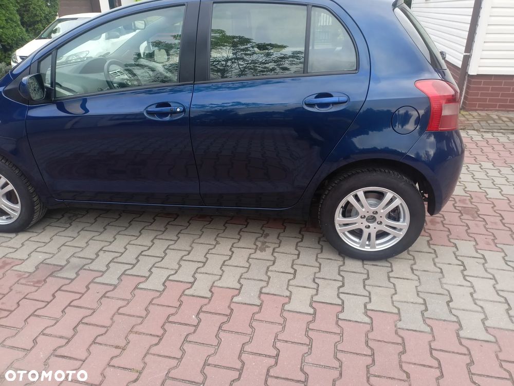 Toyota Yaris 1.3 - 3
