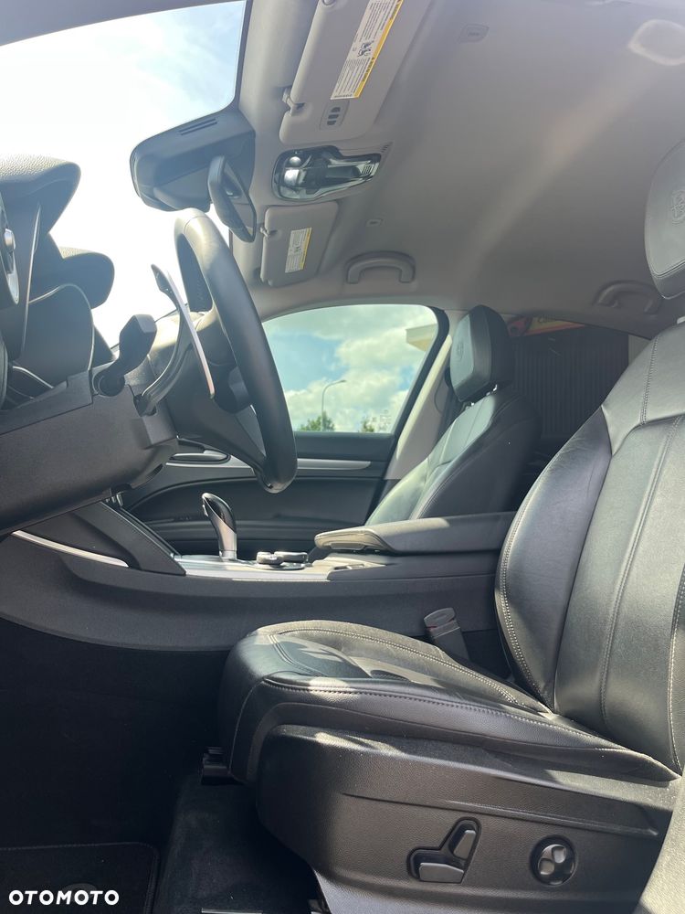 Alfa Romeo Stelvio 2.0 Turbo 16V AT8-Q4 Ti - 17