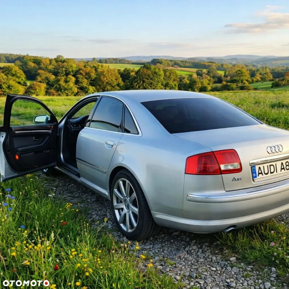 Audi A8 4.2 Quattro - 1