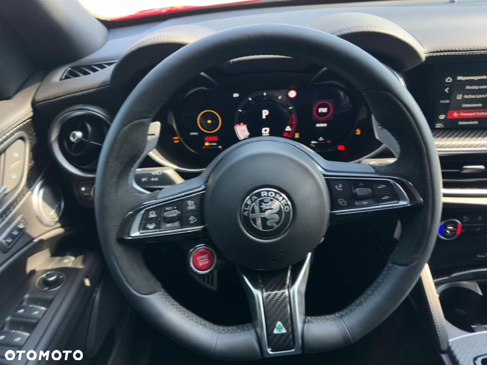 Alfa Romeo Stelvio - 16