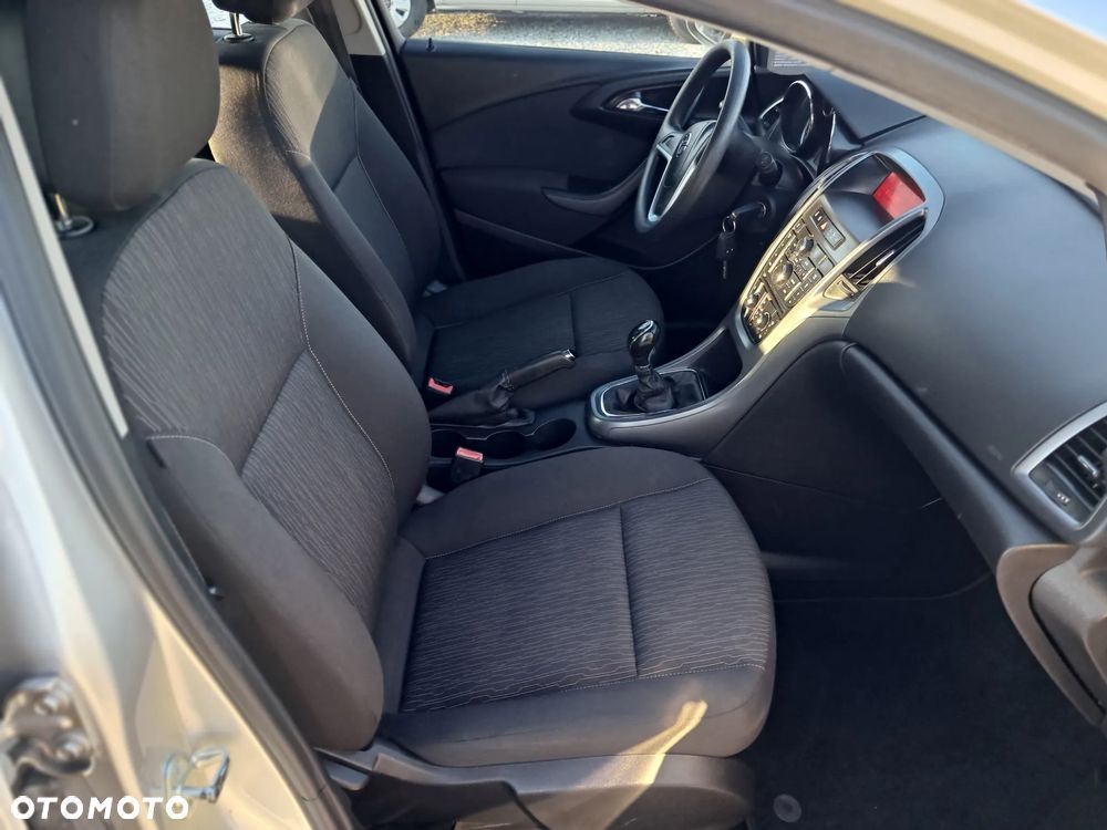 Opel Astra 1.6 Exklusiv - 9
