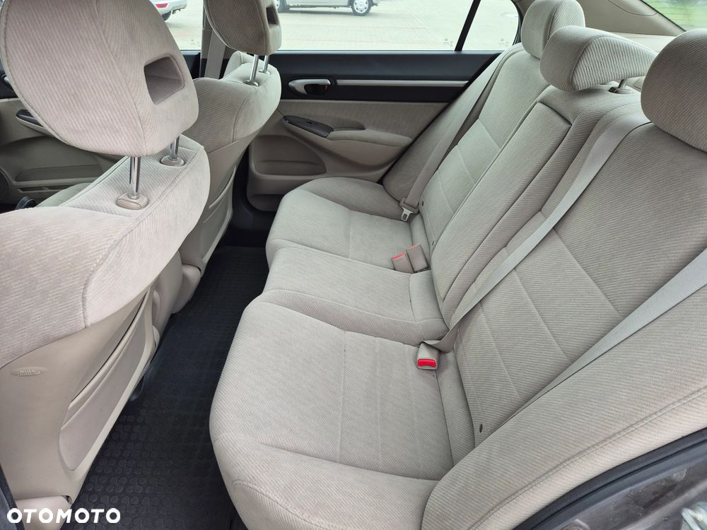 Honda Civic 1.8 Executive - 18
