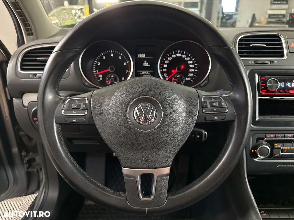 Volkswagen Golf - 17
