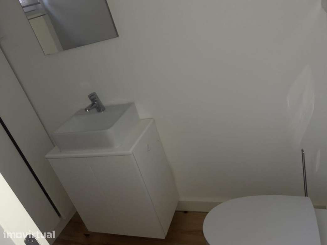 Fantástico T3 Duplex mobilado e equidado sito em Penha de França - Grande imagem: 3/12