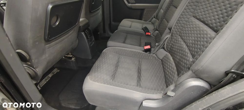 Volkswagen Touran 1.9 TDI Conceptline - 28