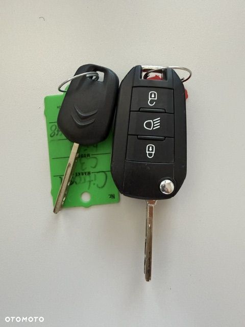 Citroën C3 1.2 PureTech Shine - 23