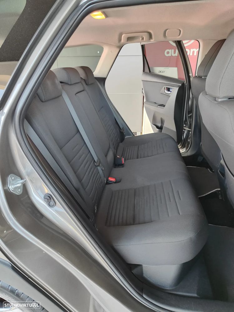 Toyota Auris Touring Sports 1.8 HSD Comfort +P.Techno+P.Sport - 18