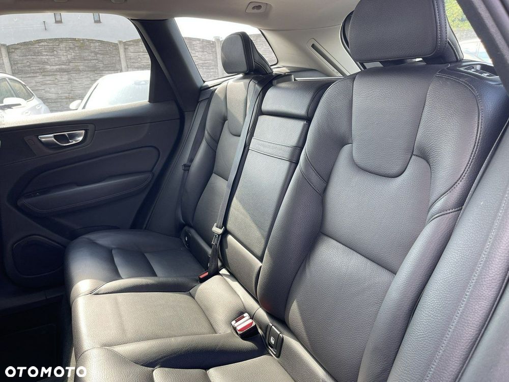 Volvo XC 60 B4 D AWD Geartronic Inscription - 9