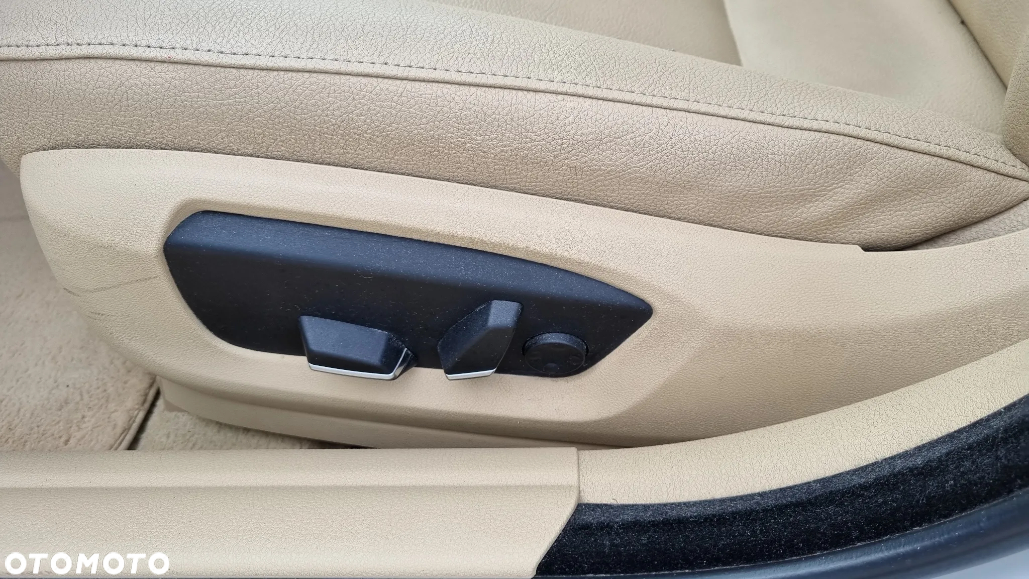 BMW Seria 5 528i - 34