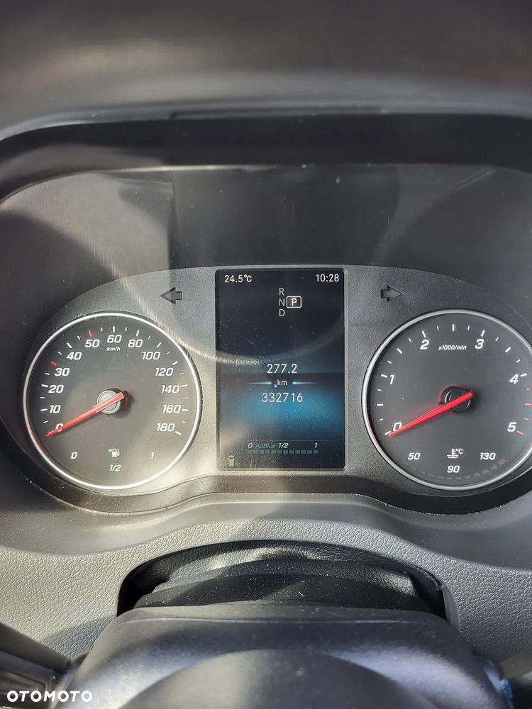 Mercedes-Benz Sprinter - 2