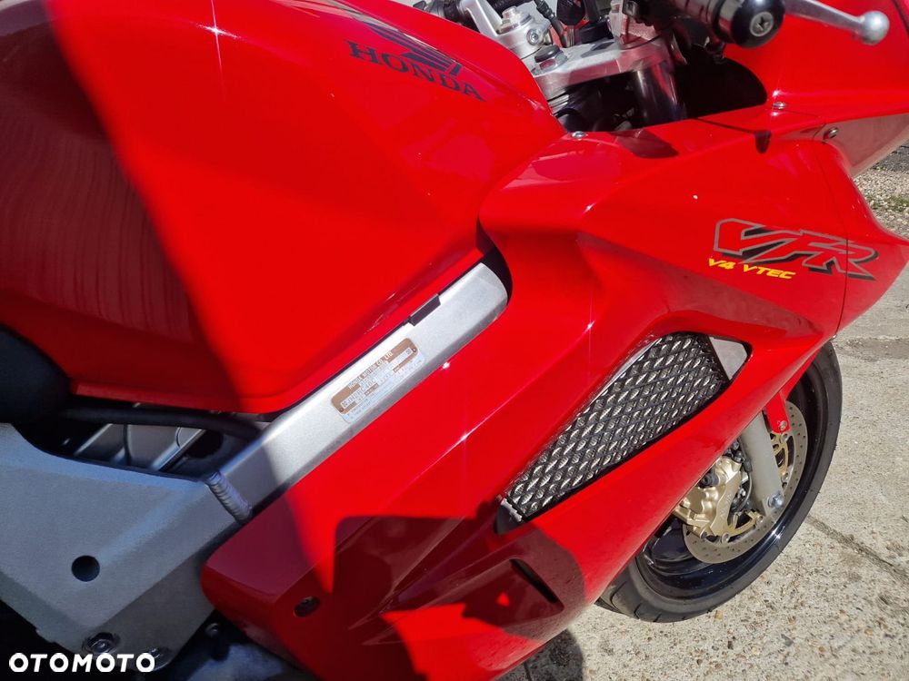 Honda VFR - 3