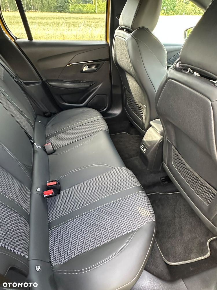 Peugeot 208 PureTech 130 EAT8 GT Pack - 10
