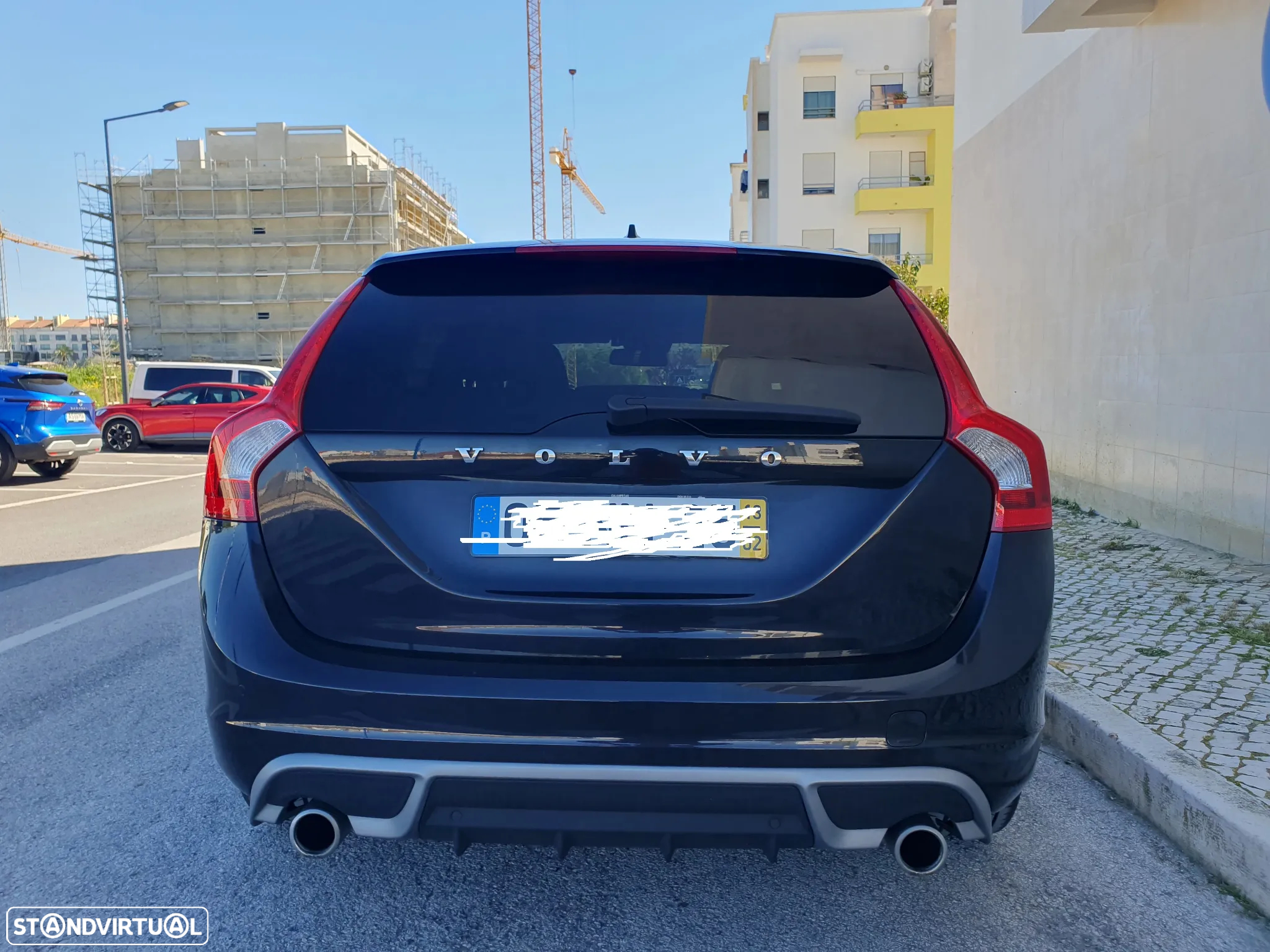Volvo V60 2.0 D4 R-Design Start/Stop - 6