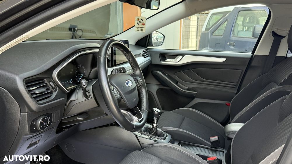 Ford Focus - 12