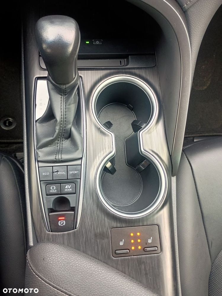 Toyota Camry 2.5 Hybrid Executive CVT - 12