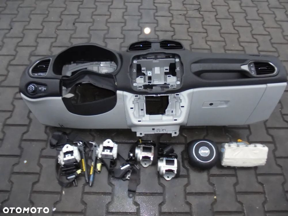 KONSOLA DESKA ROZDZIELCZA JEEP RENEGADE - 1