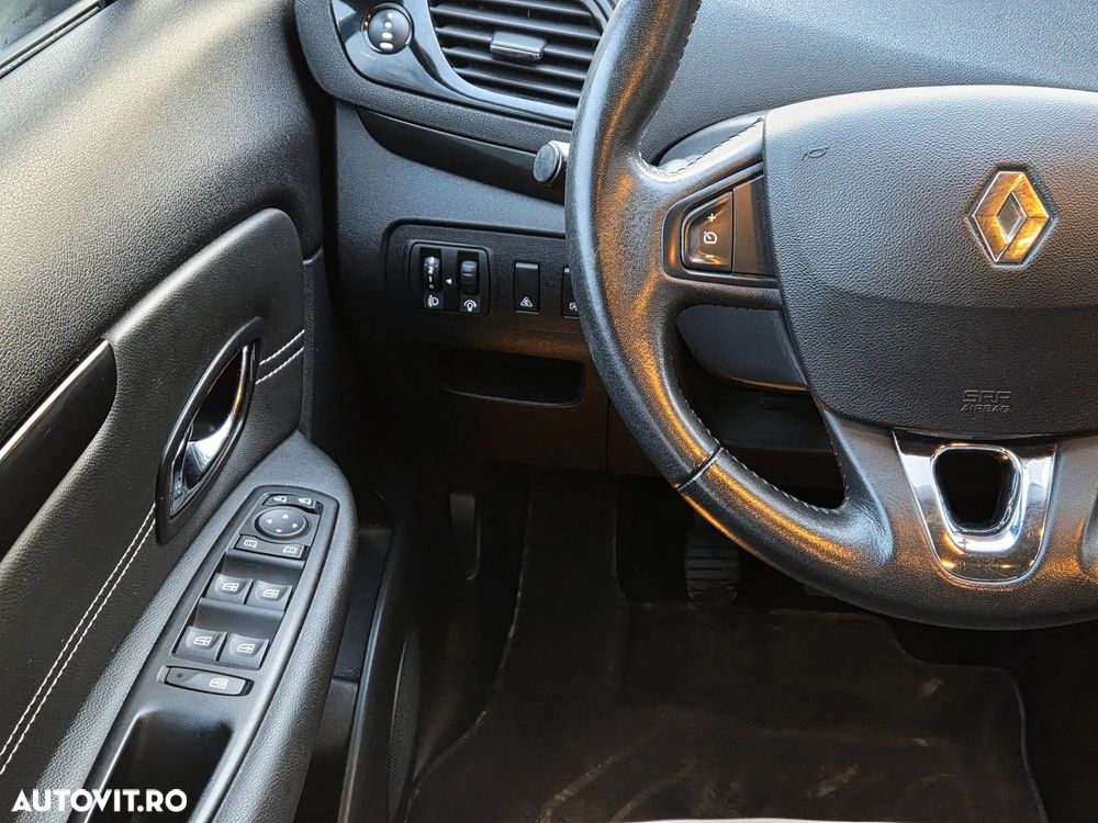 Renault Grand Scenic 1.6 dCi Stop&Start Energy Privilege - 19