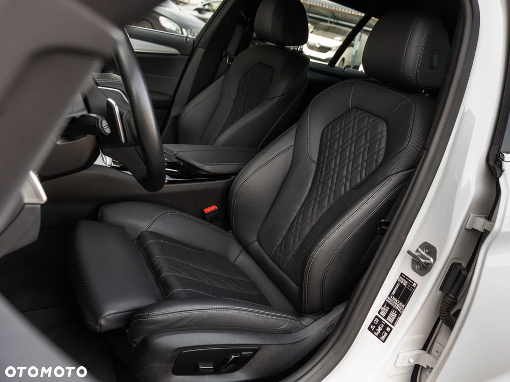 BMW Seria 5 520d xDrive Sport - 17