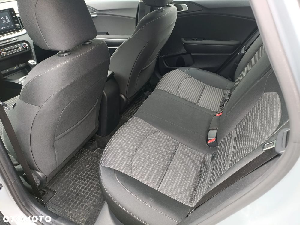 Kia Ceed 1.5 T-GDI M - 13
