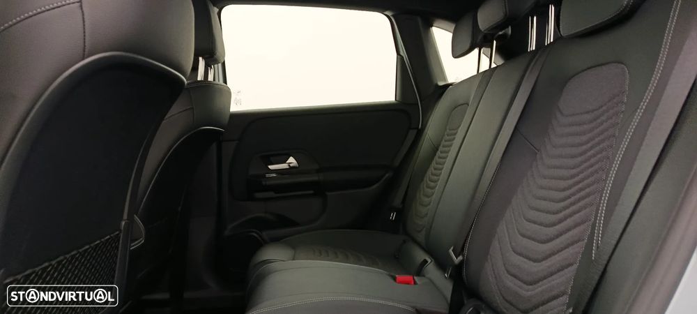 Mercedes-Benz B 180 d - 30