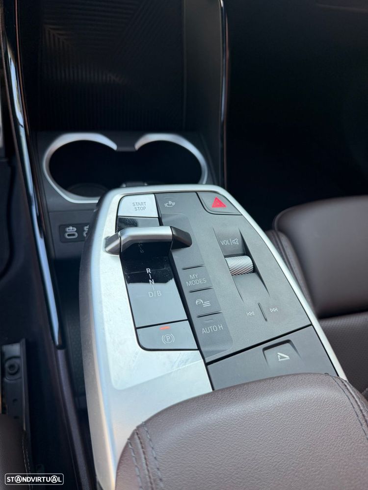 BMW iX2 eDrive20 Pack Desportivo M — fotografia 17