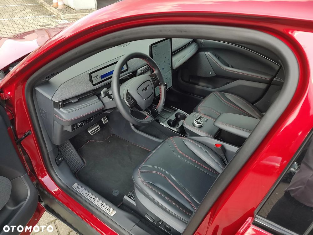 Ford Mustang Mach-E AWD PREMIUM - 9