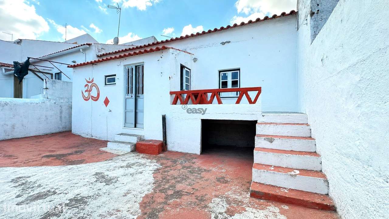 Moradia Térrea T2 com Logradouro E Elevado Potencial, Cabeço de Vide - Grande imagem: 2/38