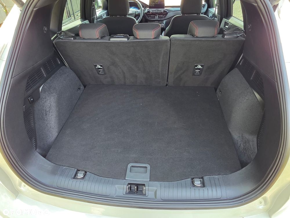 Ford Kuga 2.5 FHEV FWD ST-Line X - 8