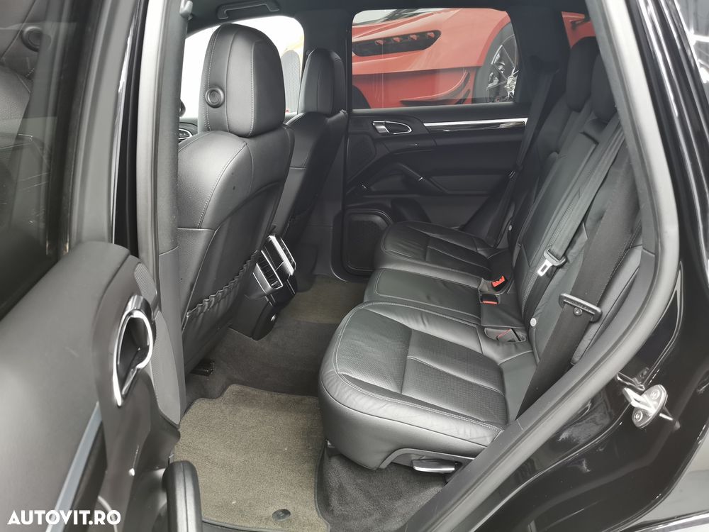 Porsche Cayenne - 23