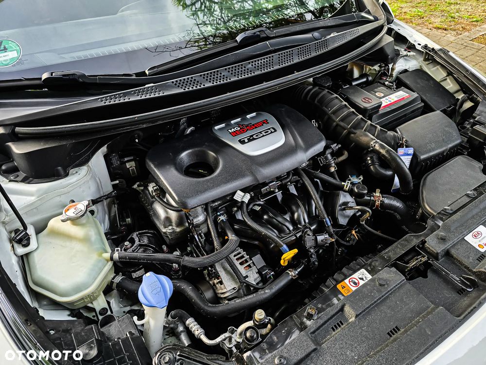 Kia Ceed - 40