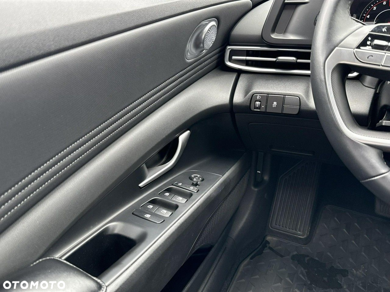 Hyundai Elantra 1.6 Modern CVT - 22