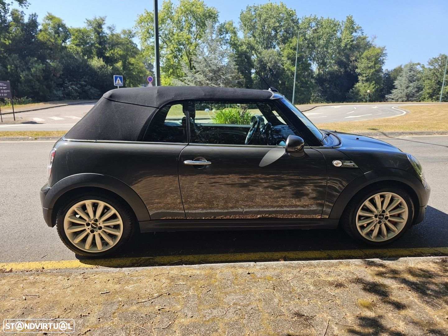 MINI Cabrio John Cooper Works - 29