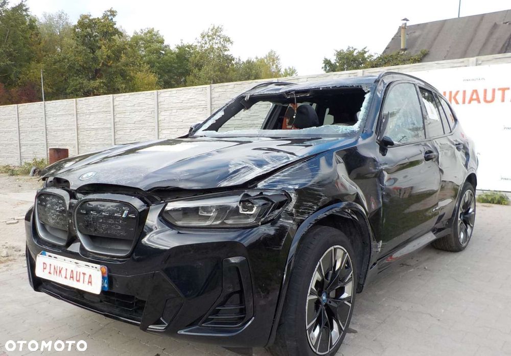 BMW iX3 - 8