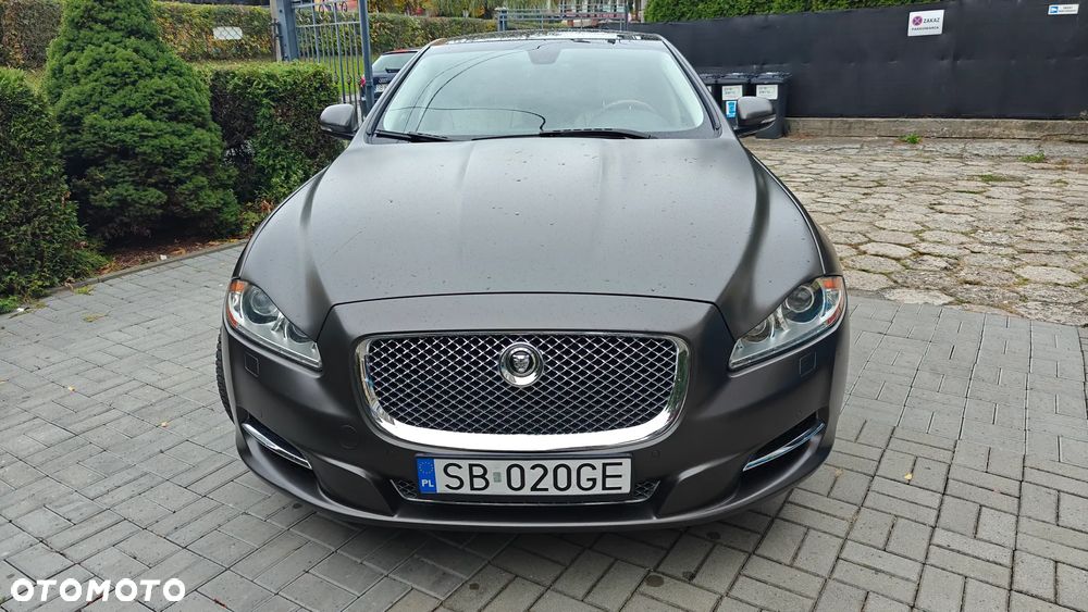 Jaguar XJ - 18
