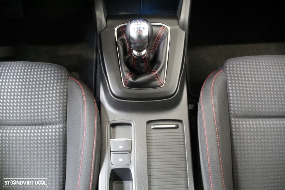 Ford Focus 1.0 EcoBoost MHEV ST-Line - 16