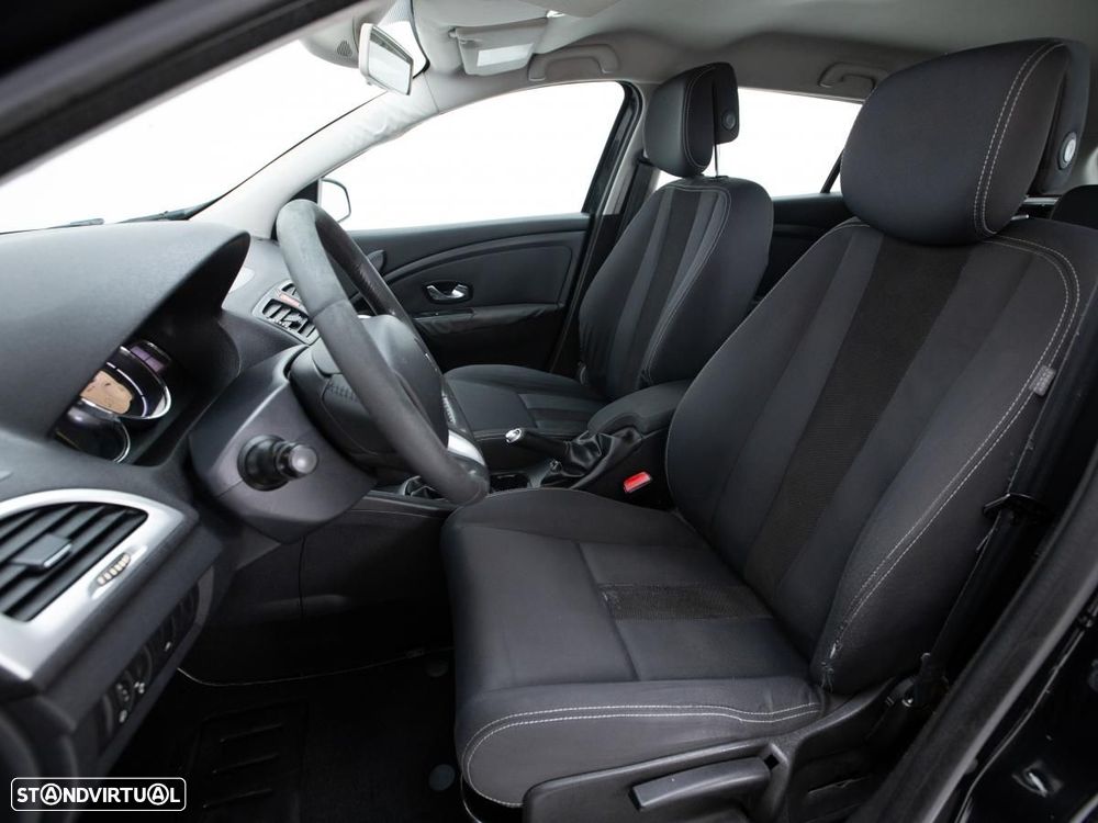 Renault Mégane Sport Tourer - 7