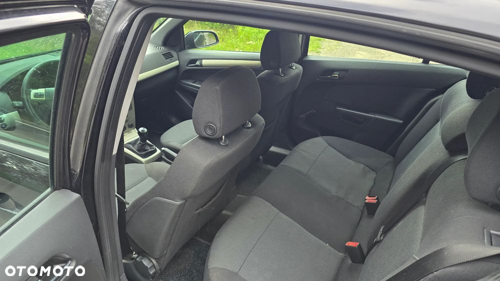 Opel Astra 1.9 CDTI - 12