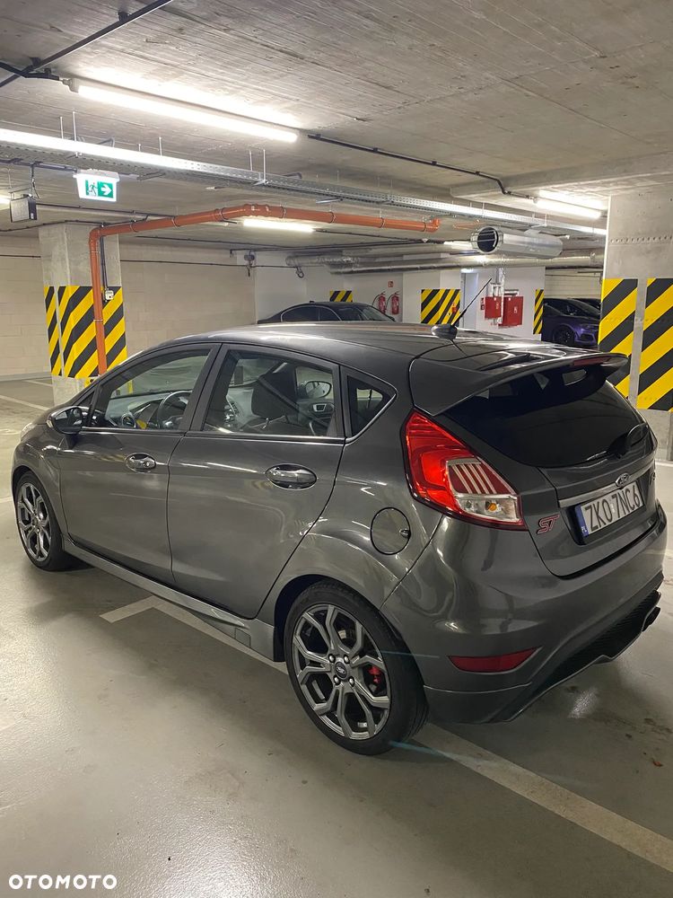 Ford Fiesta ST - 8