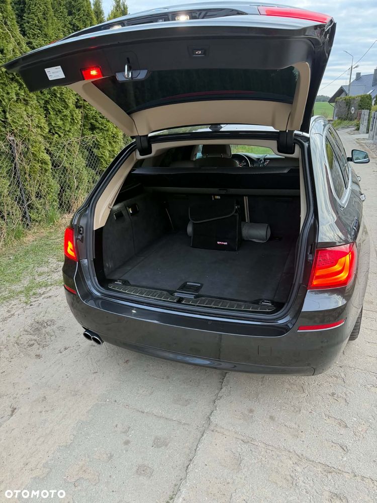 BMW Seria 5 525d xDrive - 5