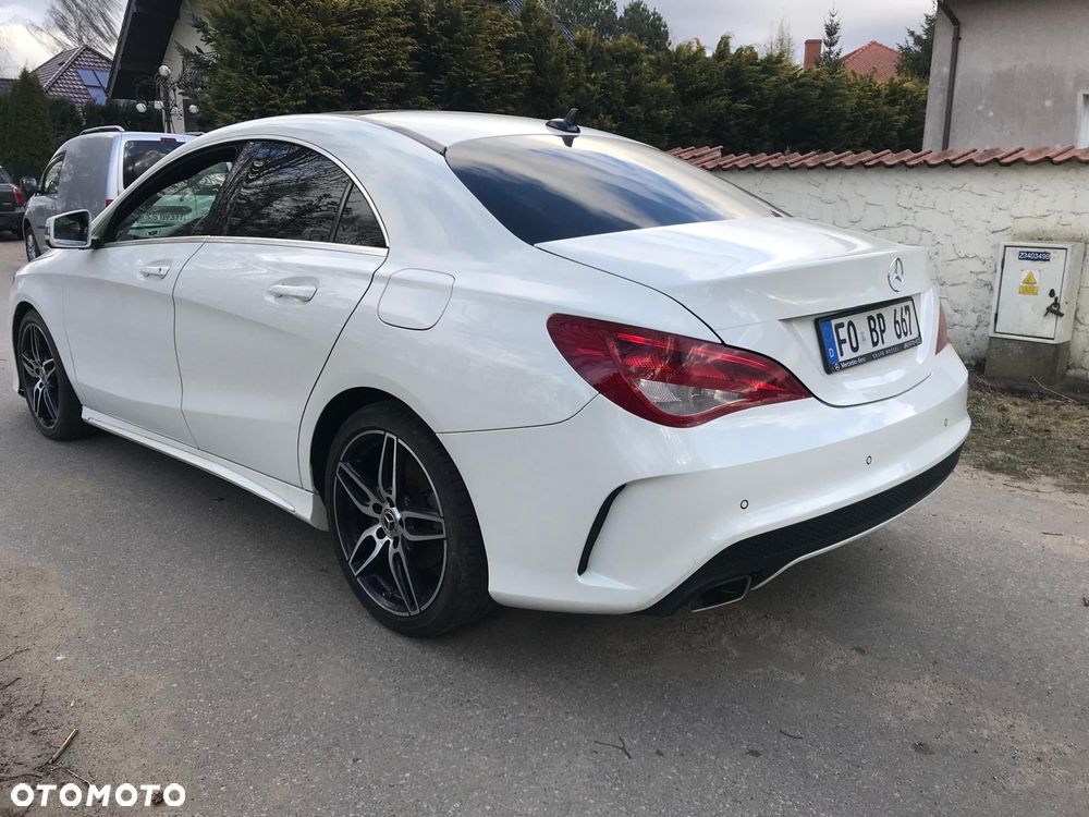 Mercedes-Benz CLA 180 AMG Line - 10