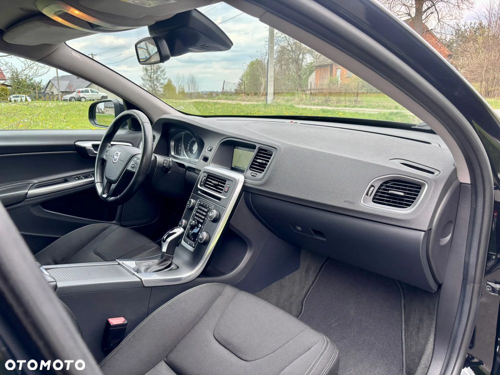 Volvo V60 D2 Geartronic - 32