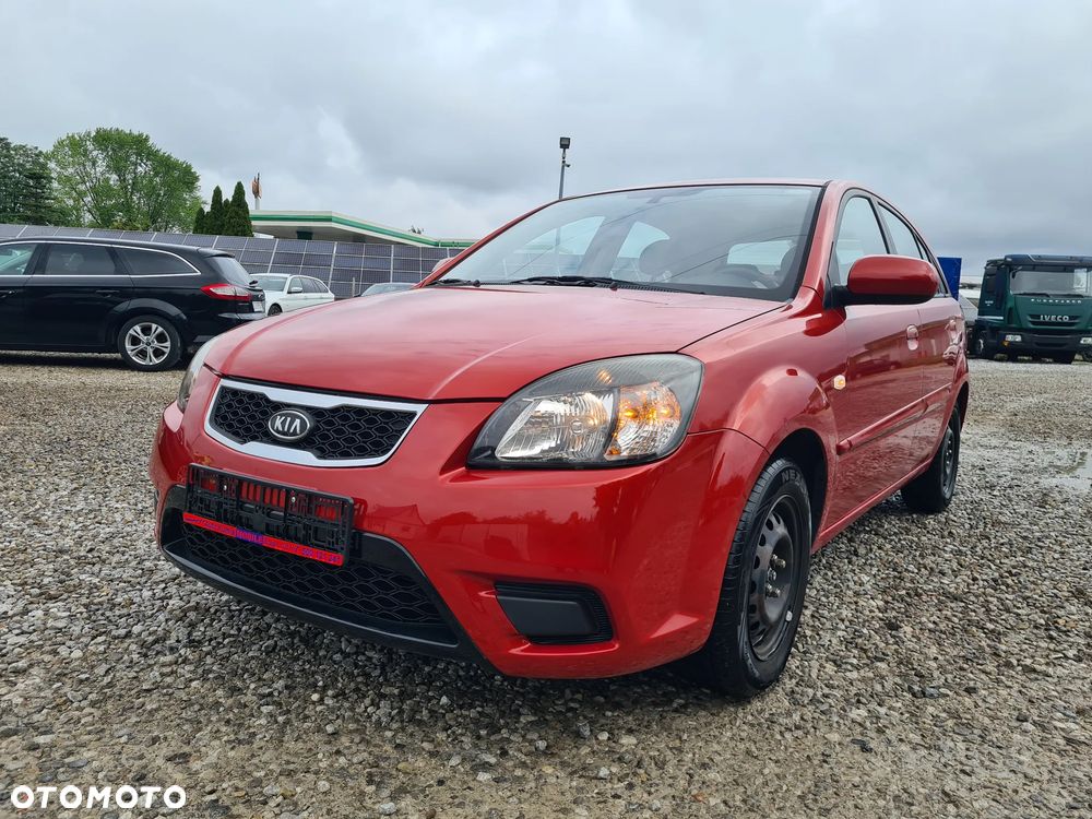 Kia Rio 1.4 Comfort - 1
