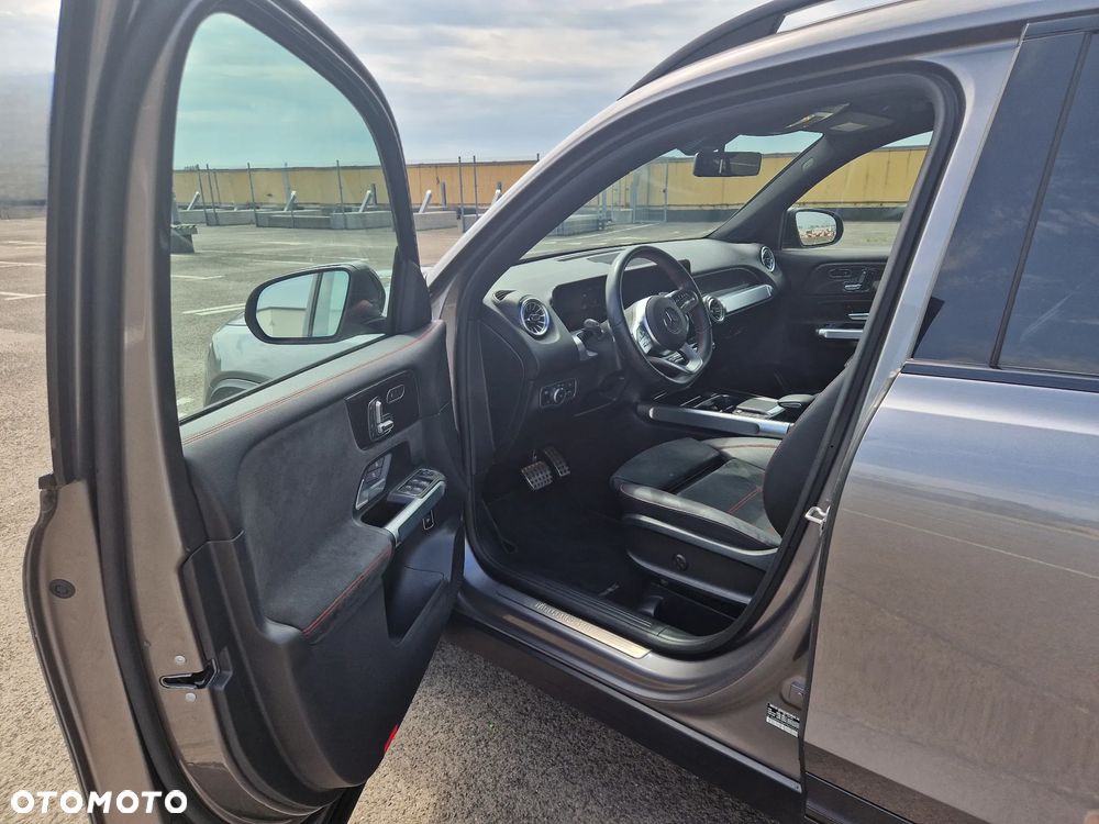 Mercedes-Benz GLB 250 4-Matic AMG Line 8G-DCT - 11