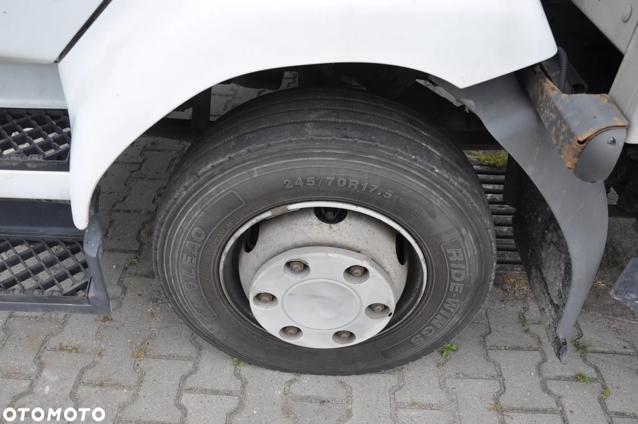 Renault MIDLUM 12.220 dł kontenera 7,90m - 14